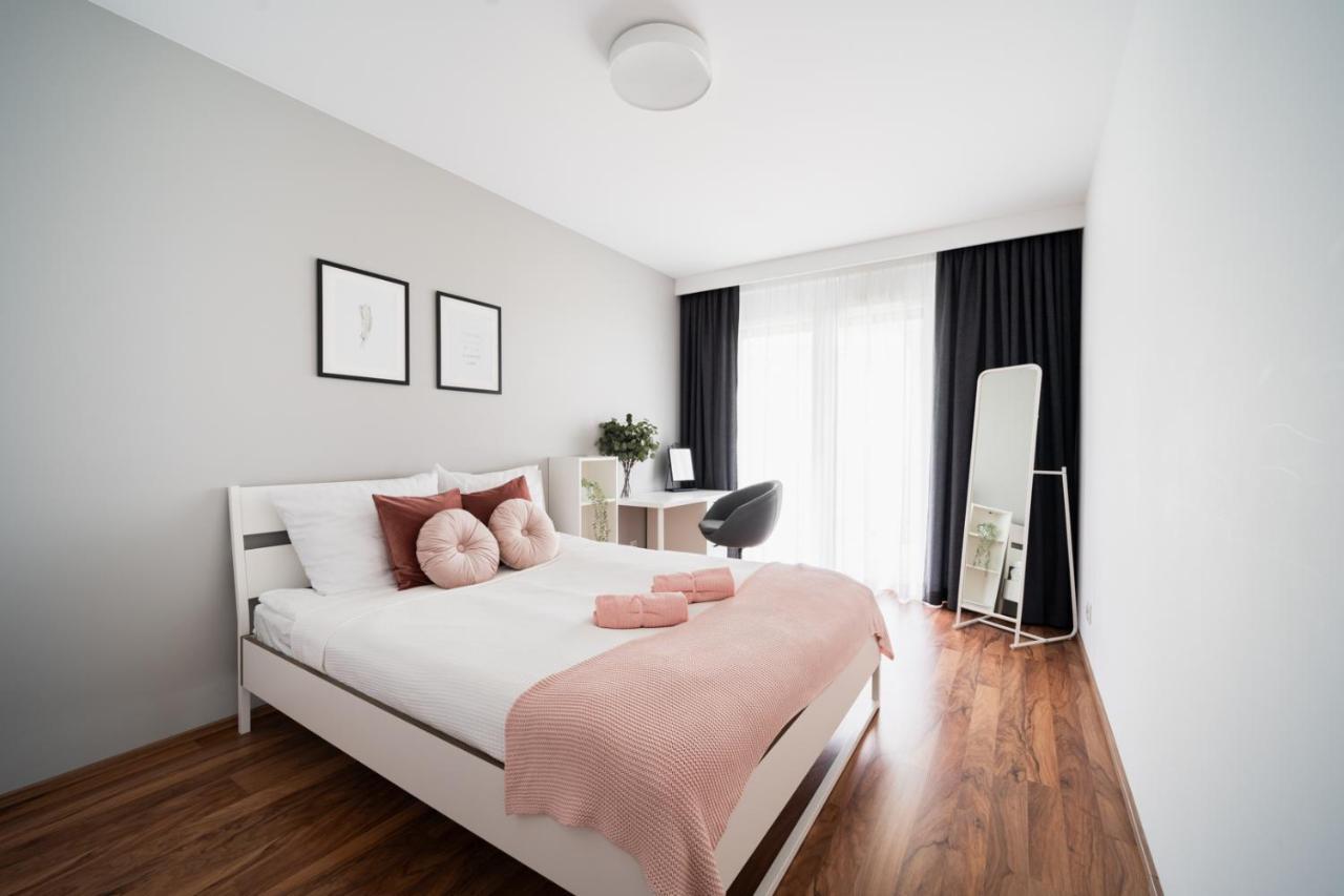 Big Apart - Atal Towers - 3 Rooms - Private Parking Place Wroclaw Exterior photo